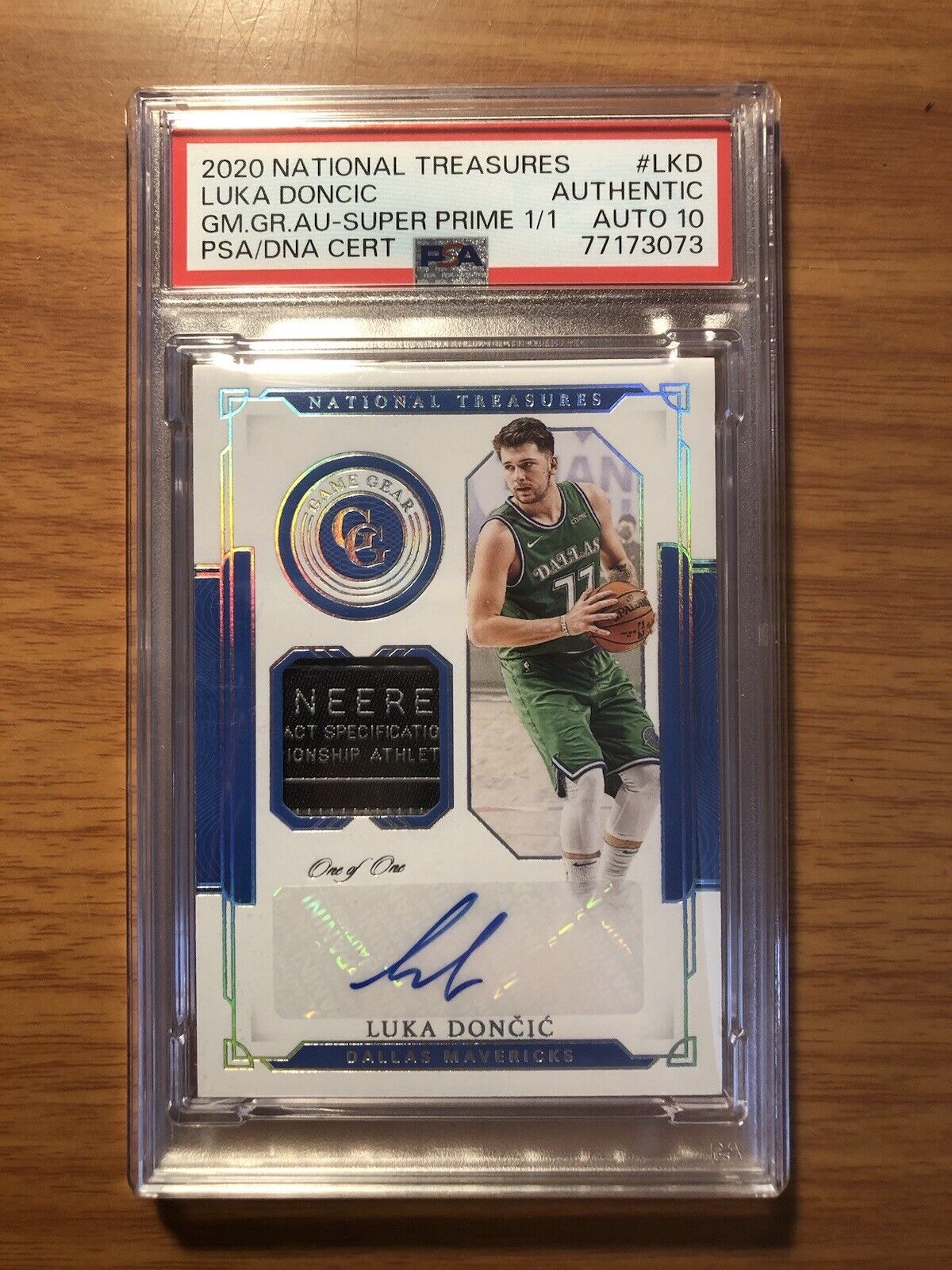 2020-21 National Treasures Luka Doncic 1:1 Game Gear Autographs PSA Auto 10